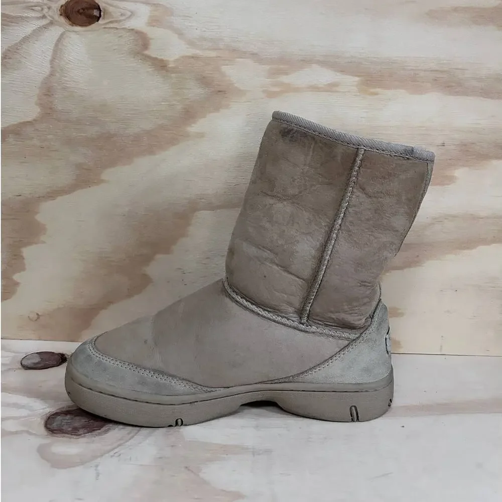 UGG Australia - Ultimate Short - Winter Boots - Tan - Women's - 8 - S/N 5275